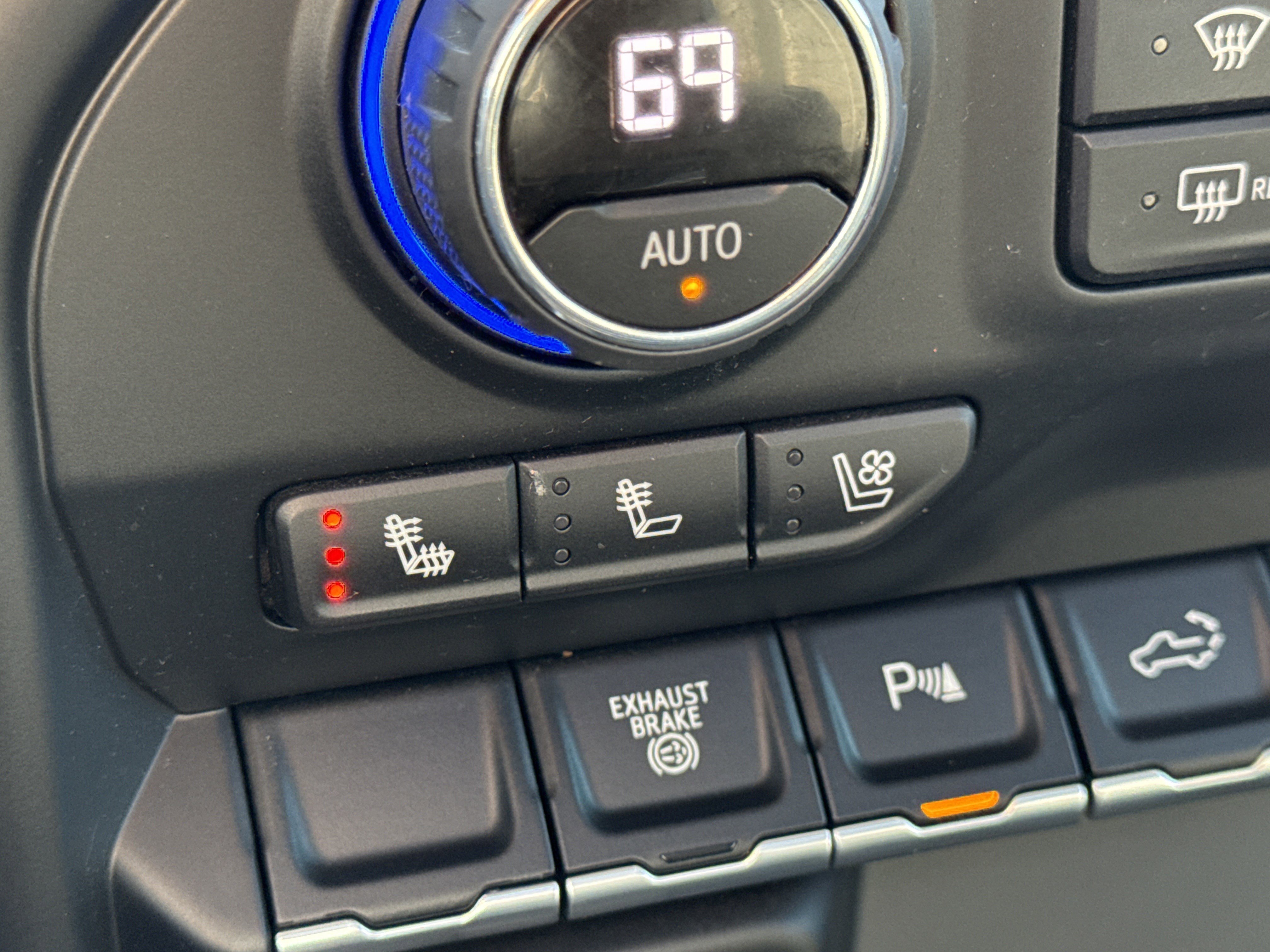 Used 2022 Chevrolet Silverado 2500 LTZ w/ LTZ Plus Package image 27