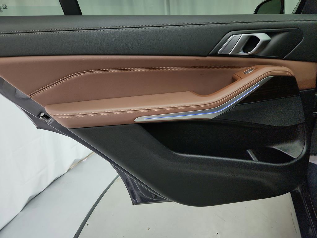 Used 2019 BMW X7 xDrive40i w/ Luxury Seating Package image 38