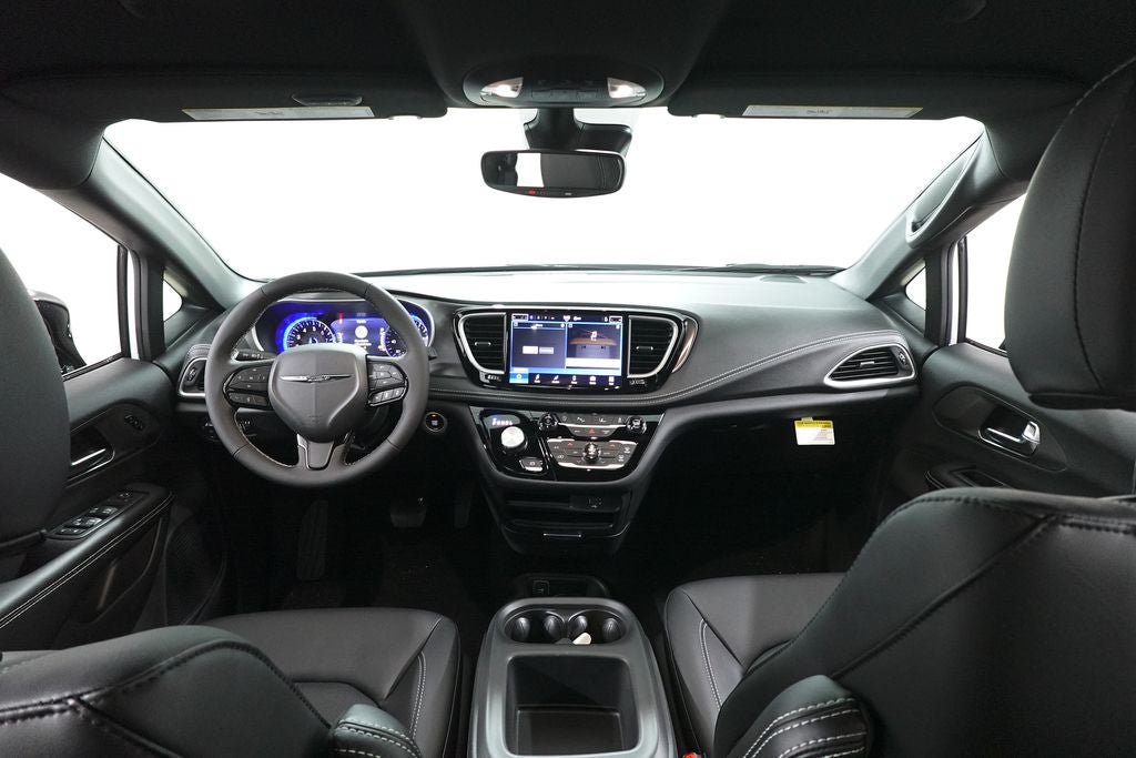 New 2026 Chrysler Pacifica Select w/ S Appearance Package FWD image 7