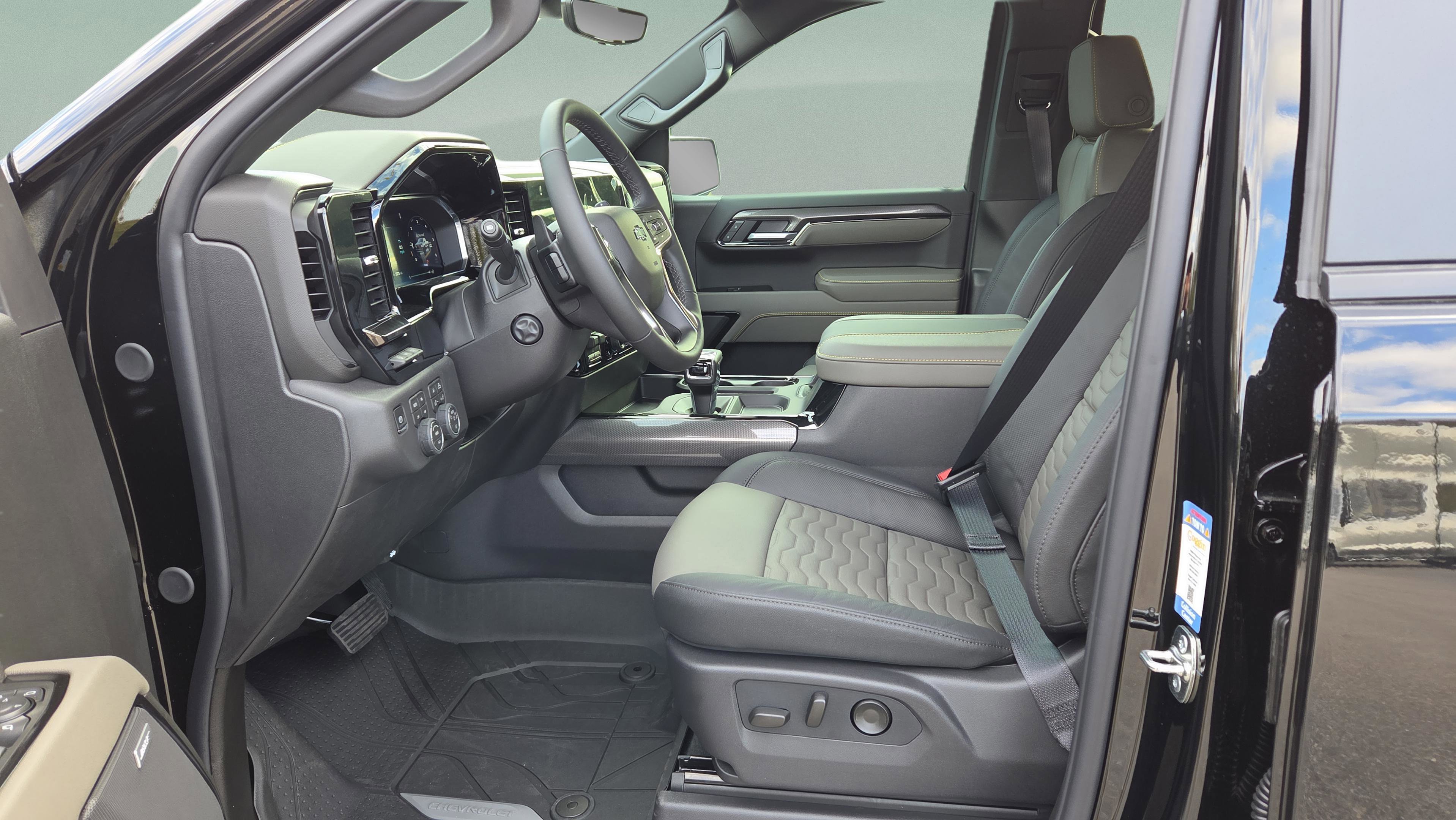 New 2026 Chevrolet Silverado 1500 ZR2 w/ Dark Appearance Package image 26