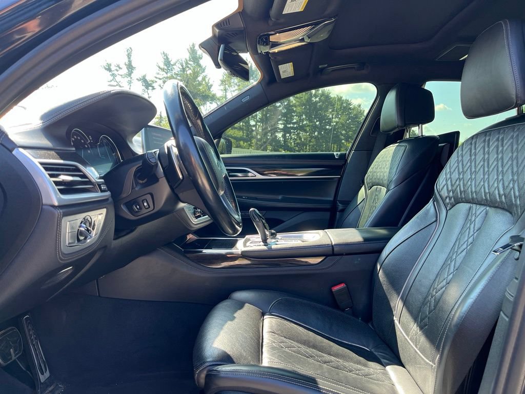 Used 2019 BMW 750i xDrive AWD/4WD image 16