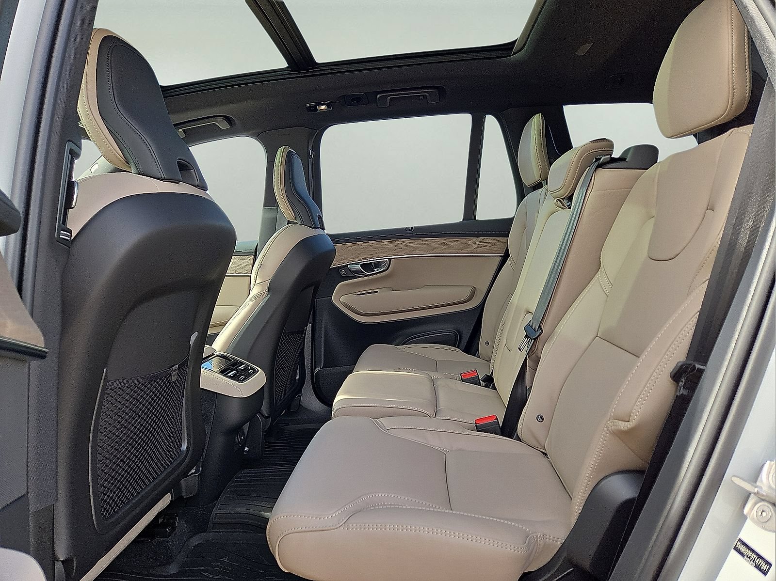 New 2026 Volvo XC90 B6 Ultra w/ Protection Package AWD/4WD image 15