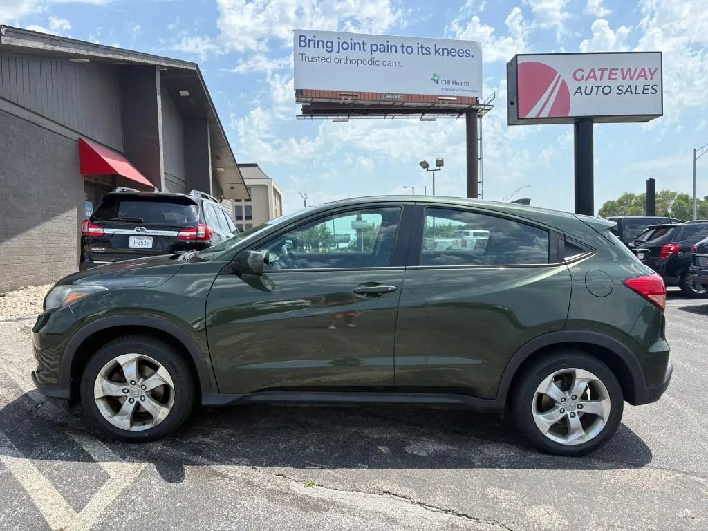Used 2016 Honda HR-V LX image 2