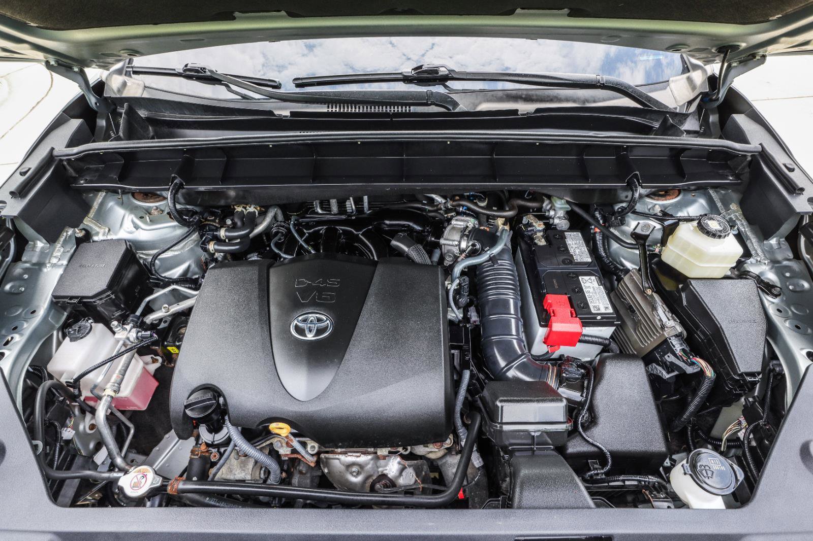 Used 2022 Toyota Highlander LE AWD/4WD image 19