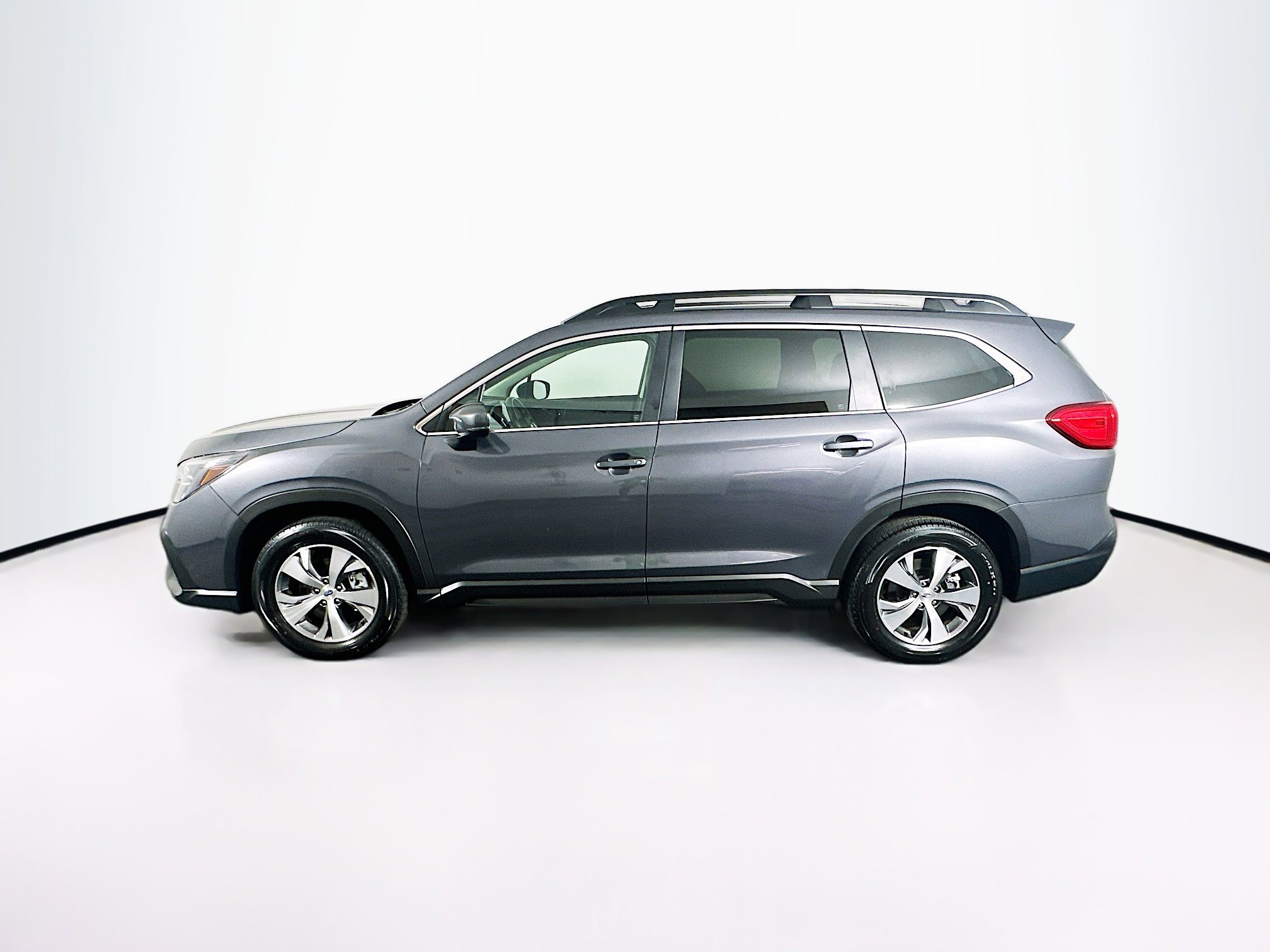 Used 2025 Subaru Ascent Premium image 4