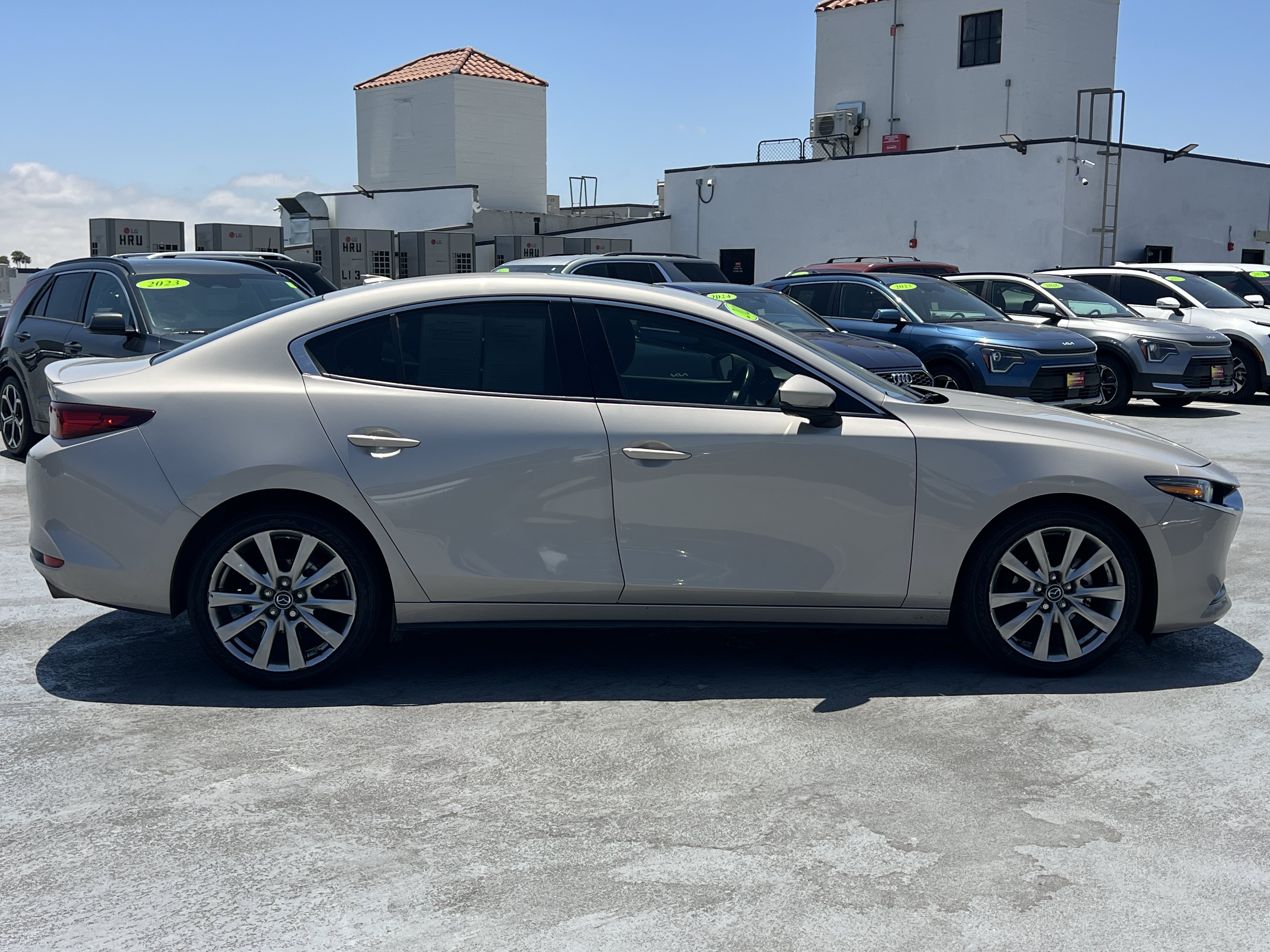 Used 2022 MAZDA MAZDA3 s FWD image 9