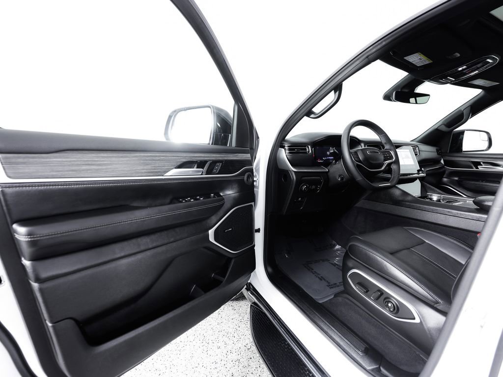 Used 2023 Jeep Wagoneer Series II w/ Premium Group I AWD/4WD image 24