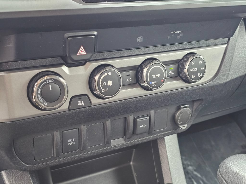 Used 2020 Toyota Tacoma SR AWD/4WD image 27