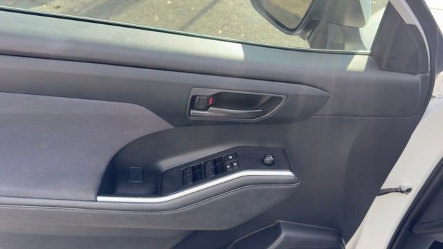 Used 2024 Toyota Highlander LE image 10