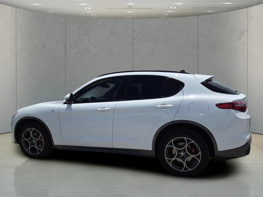 Used 2022 Alfa Romeo Stelvio Ti AWD/4WD image 8