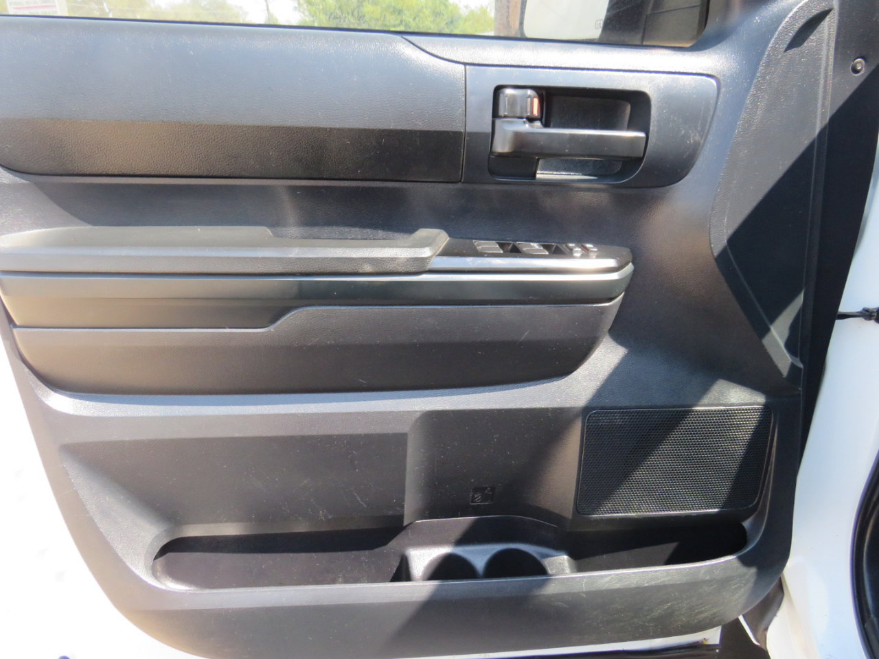 Used 2016 Toyota Tundra SR image 9