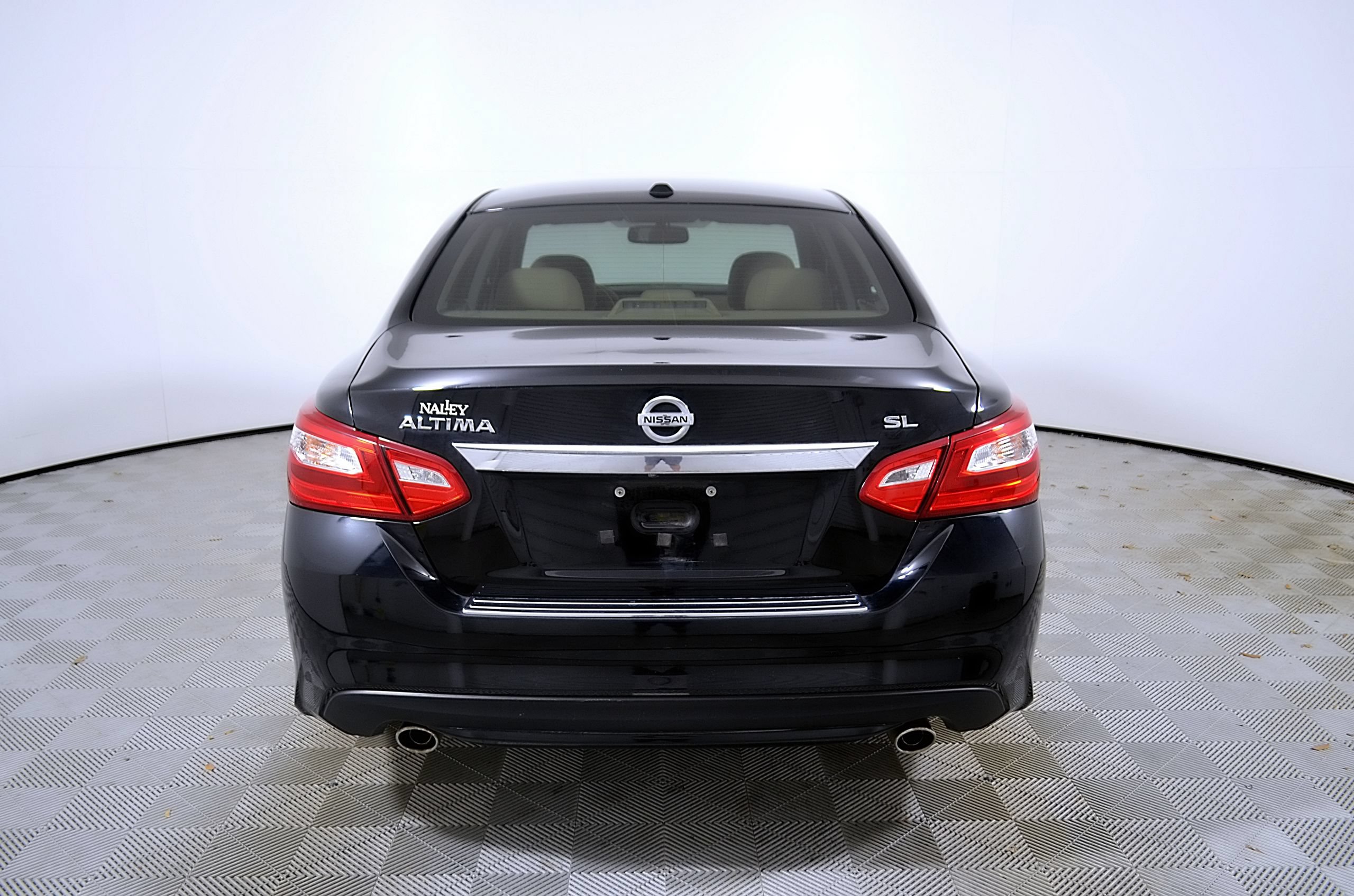Used 2016 Nissan Altima 2.5 SL w/ 2.5 Technology w/LED Package FWD image 8
