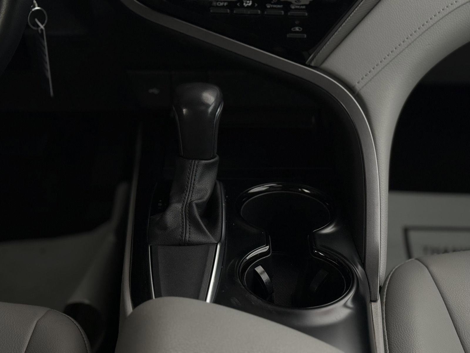 Used 2020 Toyota Camry SE image 20