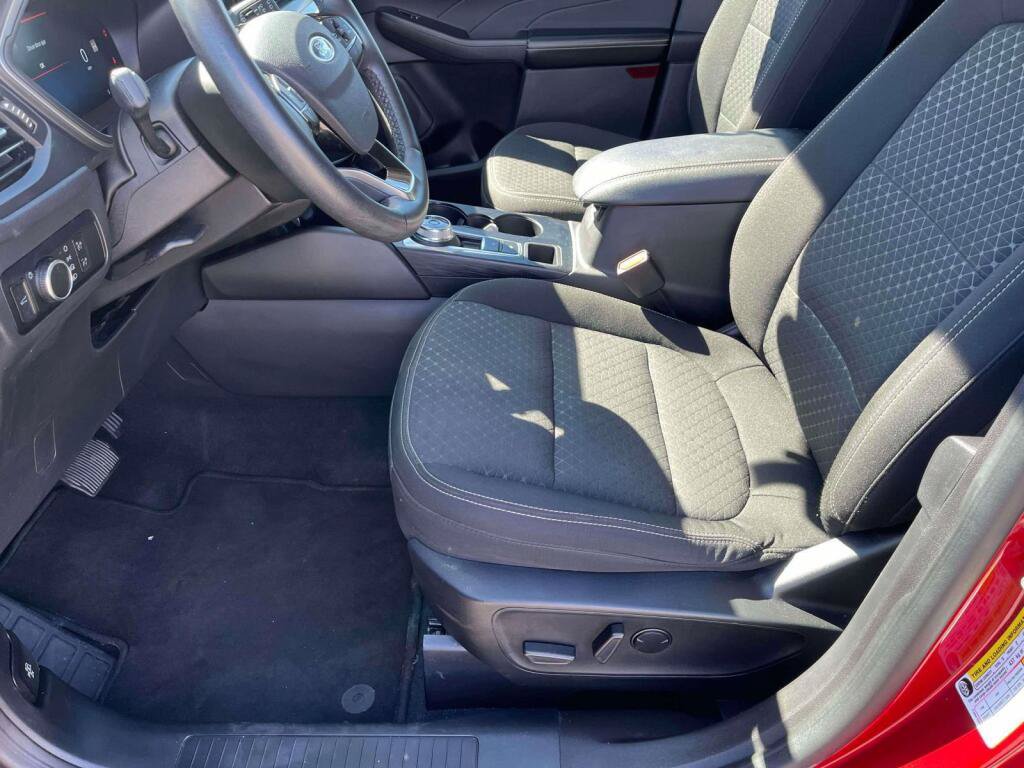Used 2023 Ford Escape Active w/ Tech Pack #2 FWD image 16