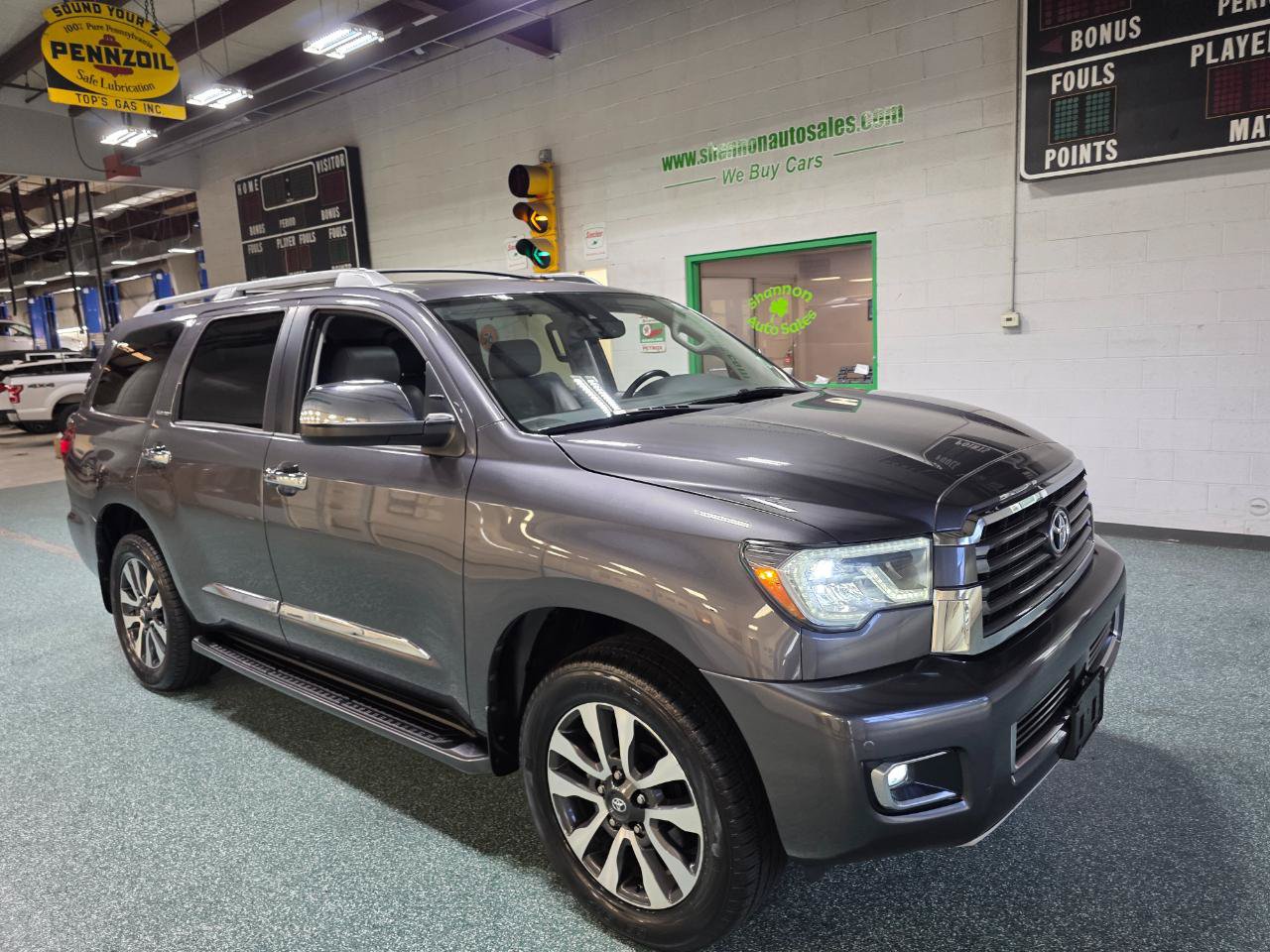 Used 2018 Toyota Sequoia Limited w/ Safety & Convenience Package AWD/4WD image 4