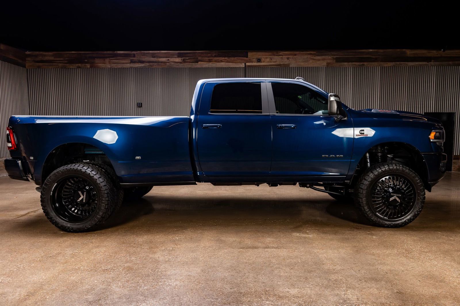 Used 2024 RAM 3500 Laramie w/ Night Edition image 11