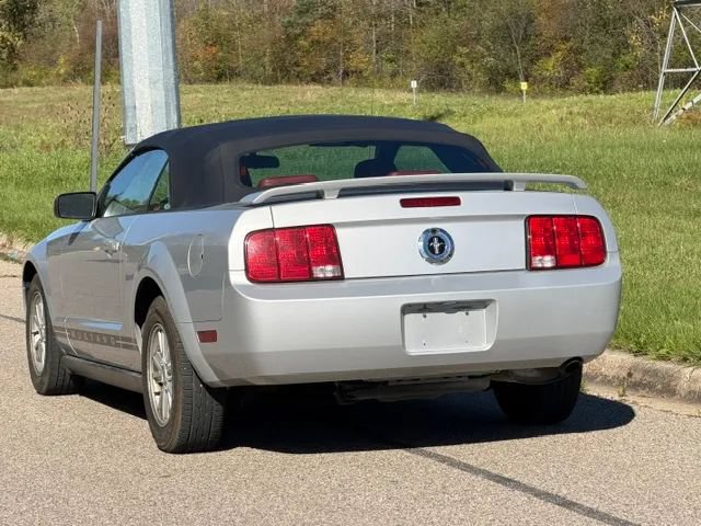 Used 2005 Ford Mustang Premium RWD image 16
