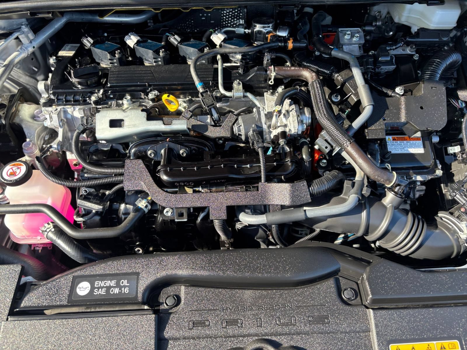 Used 2024 Toyota Prius LE FWD image 31
