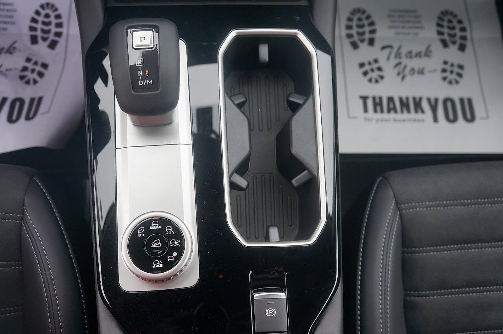 New 2025 Mitsubishi Outlander SE image 13