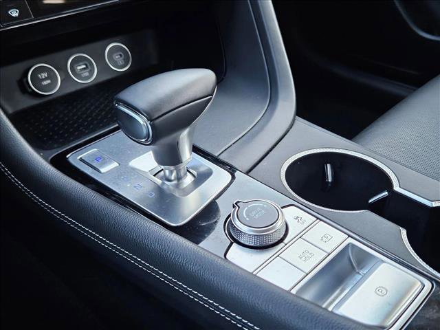 Used 2025 Genesis G70 2.5T image 12