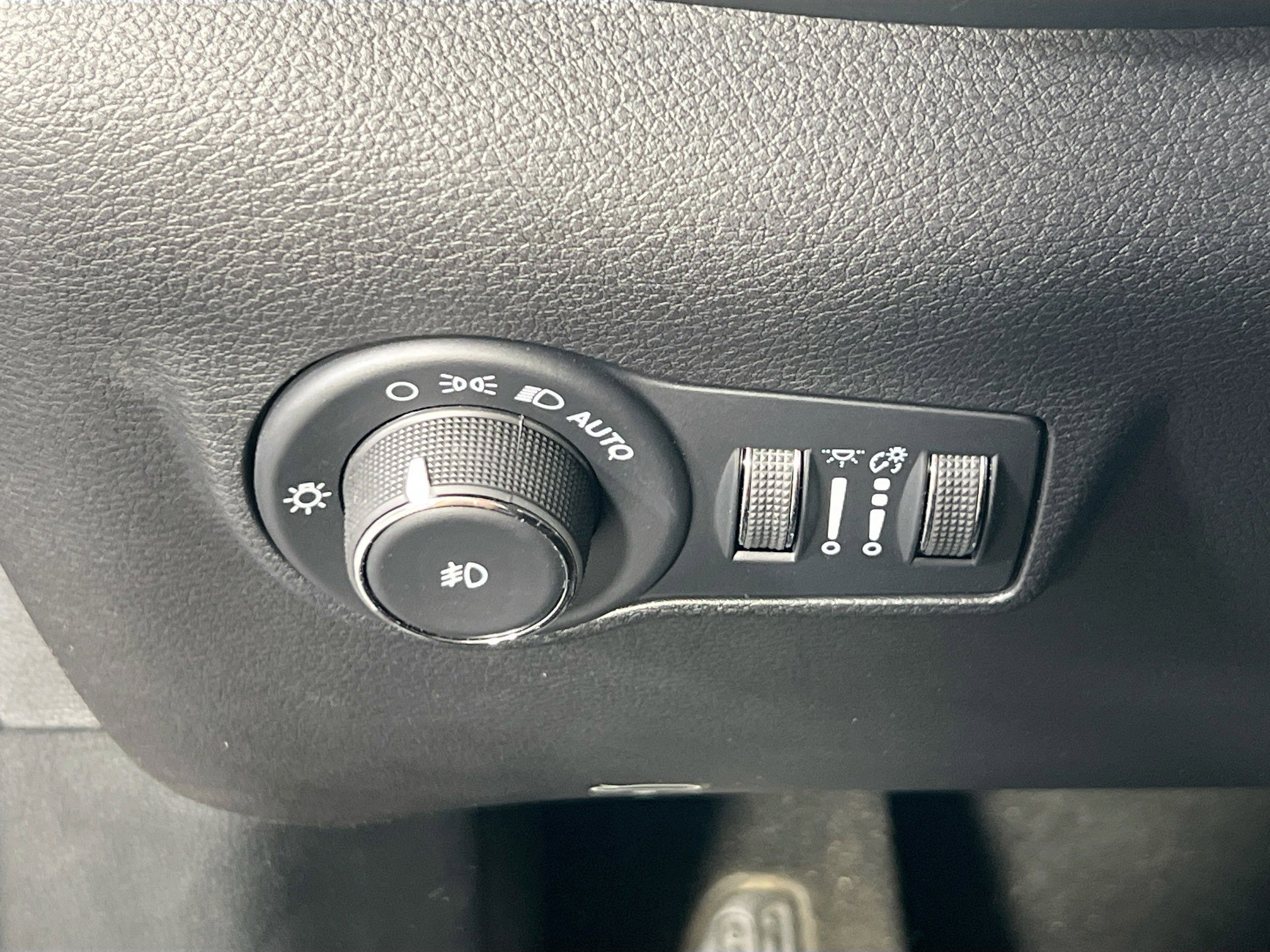 Used 2022 Jeep Compass Latitude w/ Convenience Group AWD/4WD image 10