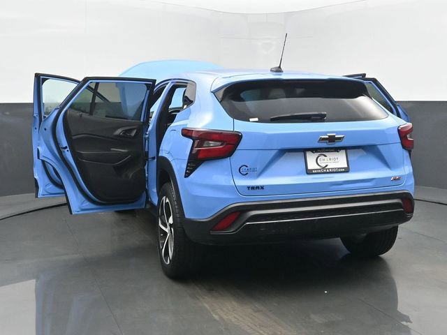 Certified 2024 Chevrolet Trax RS w/ Driver Confidence Package image 56