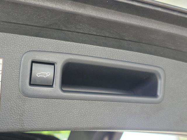 Certified 2021 Toyota Highlander Limited image 15