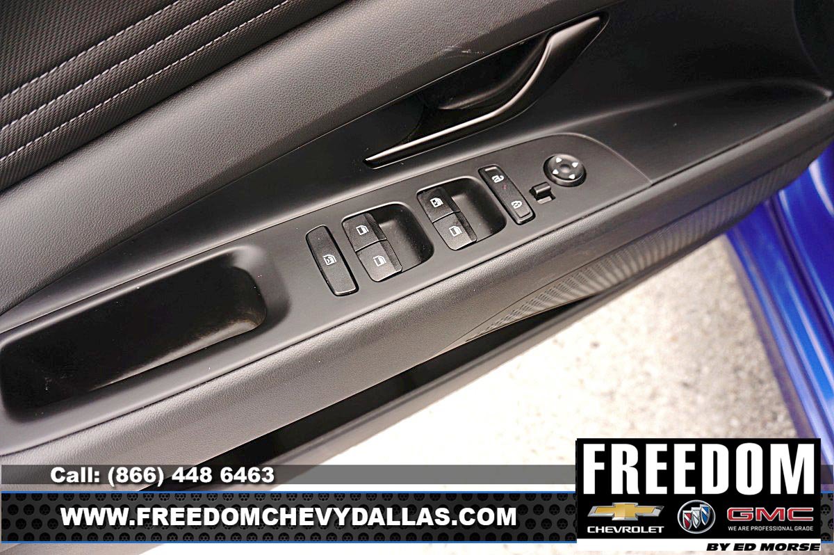 Used 2025 Hyundai Elantra Sport FWD image 33