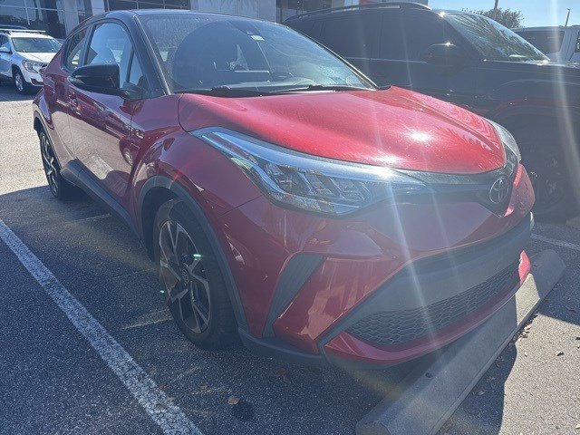Used 2020 Toyota C-HR XLE image 2