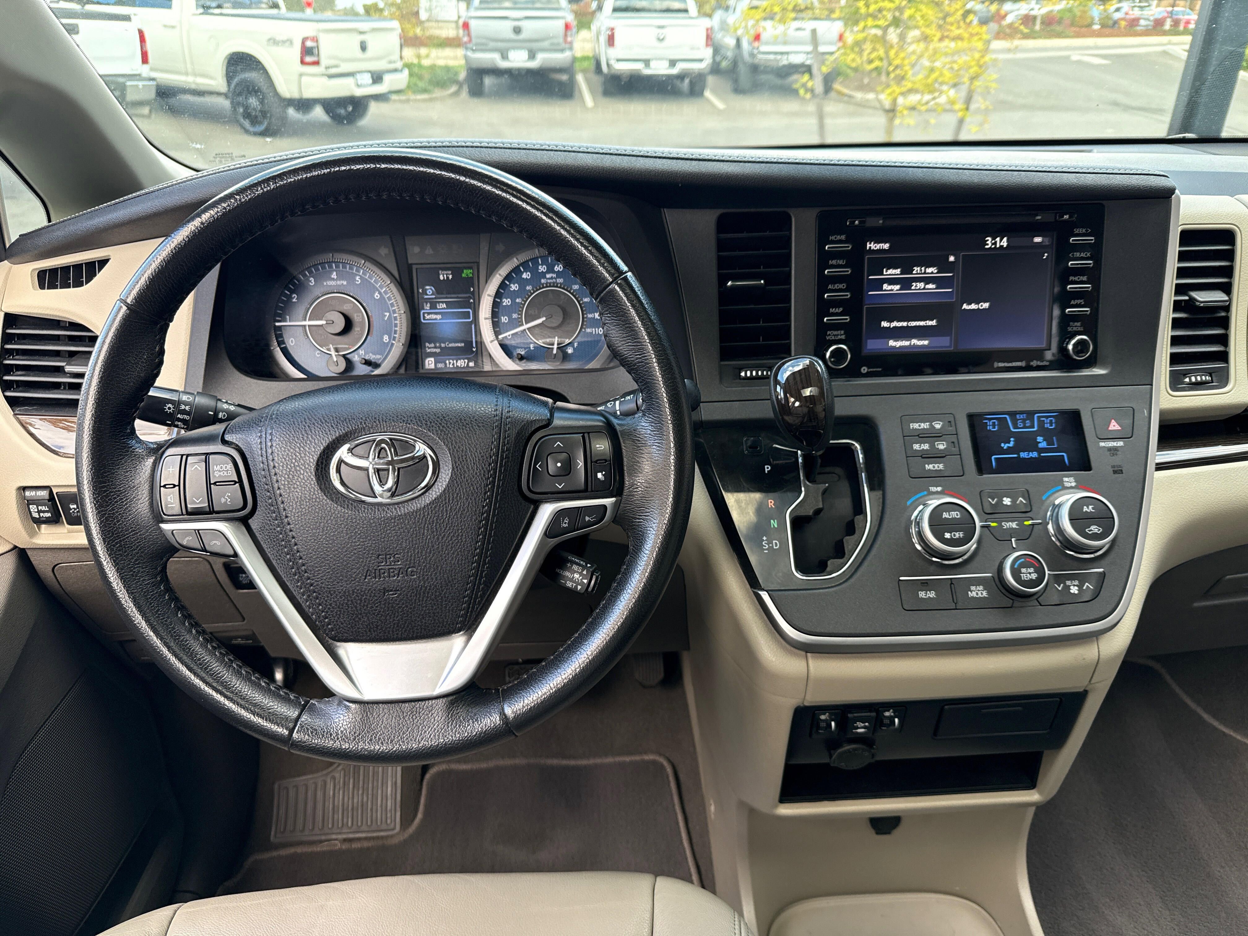 Used 2020 Toyota Sienna XLE AWD/4WD image 12