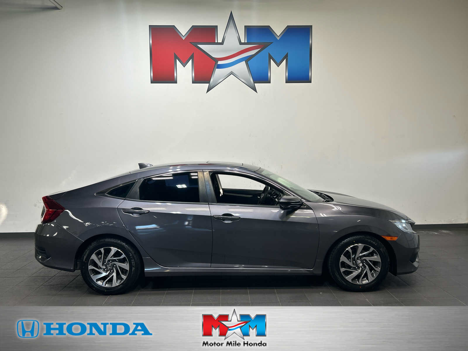 Used 2018 Honda Civic EX image 1