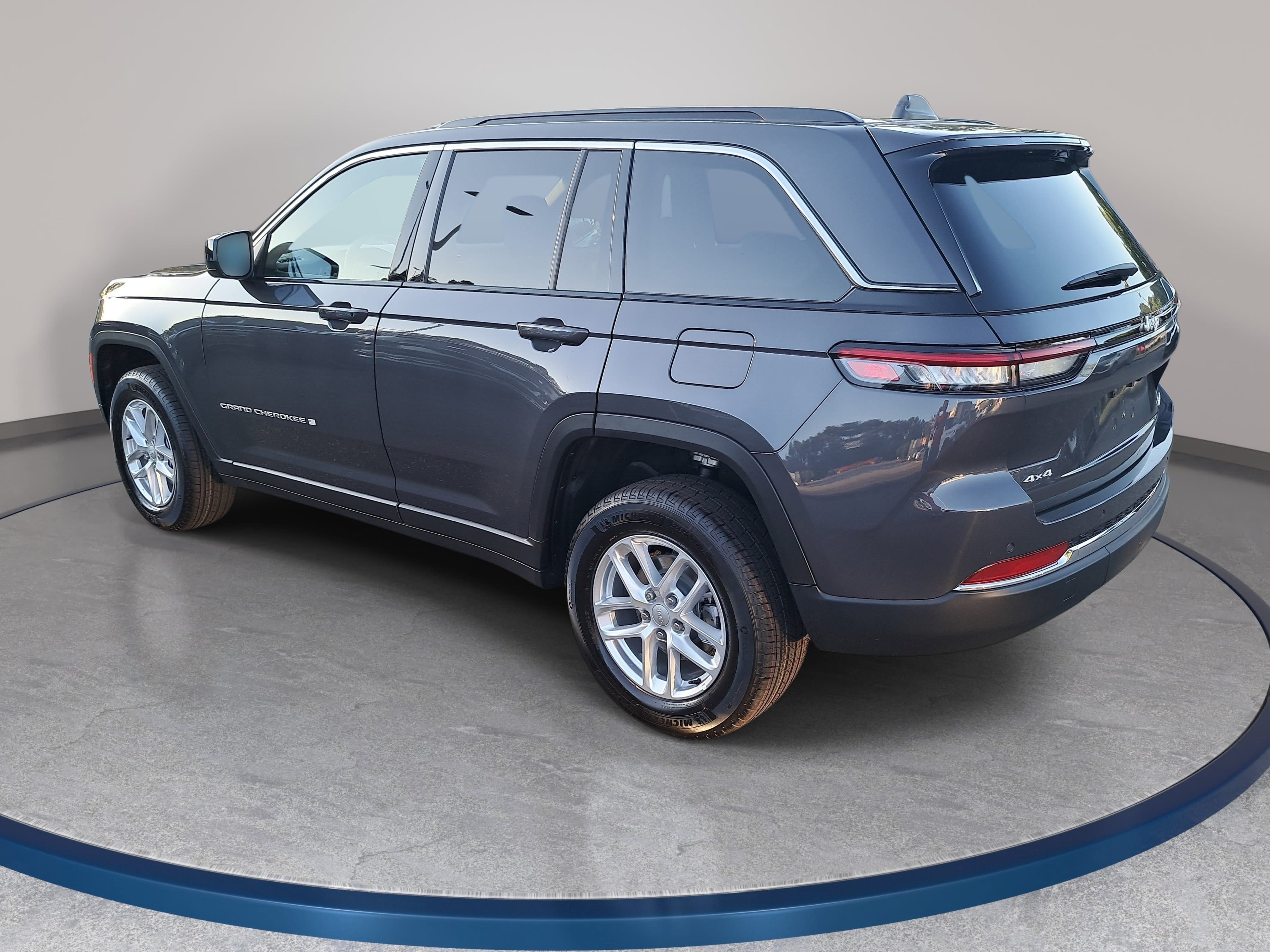 New 2026 Jeep Grand Cherokee Laredo AWD/4WD image 7