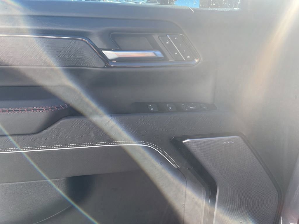 Used 2025 GMC Sierra 2500 AT4X w/ Snow Plow Prep/Camper Package image 11