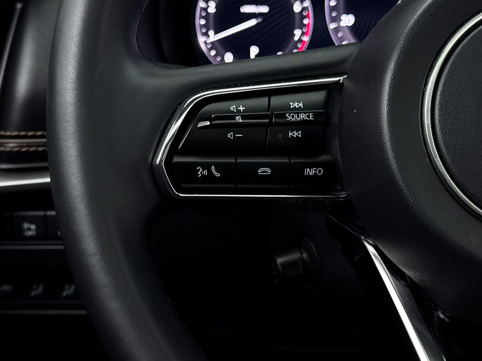 Certified 2025 MAZDA CX-90 3.3 Turbo S w/ Premium Package image 36