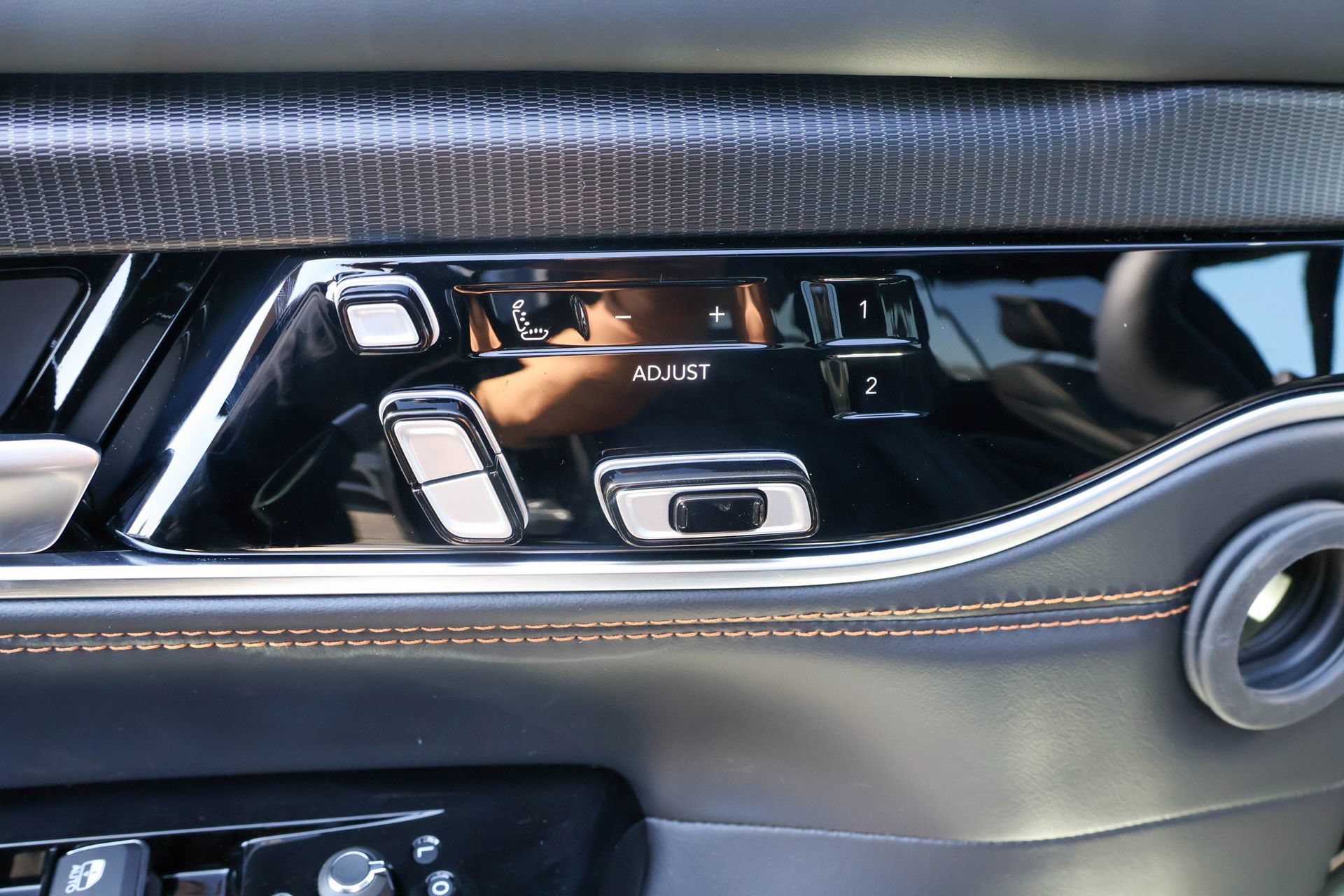 New 2026 Jeep Grand Wagoneer L Summit AWD/4WD image 7