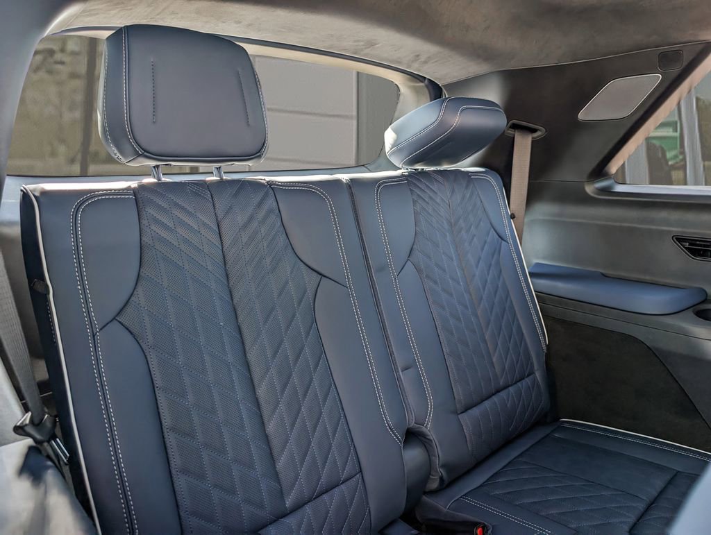 New 2026 Cadillac Vistiq Premium Luxury AWD/4WD image 24