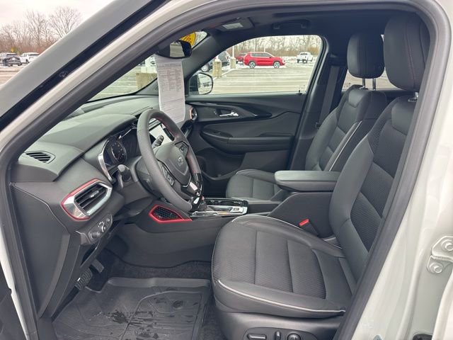 Used 2023 Chevrolet TrailBlazer RS w/ Sun and Liftgate Package image 15