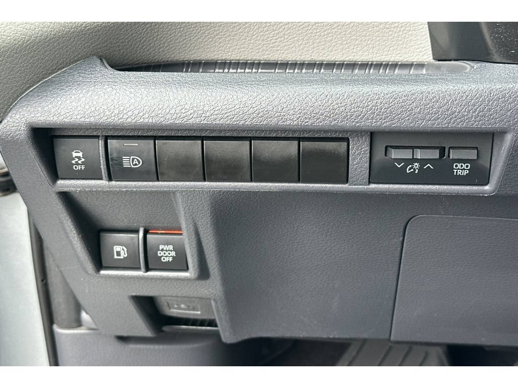 Used 2021 Toyota Sienna XLE FWD image 31