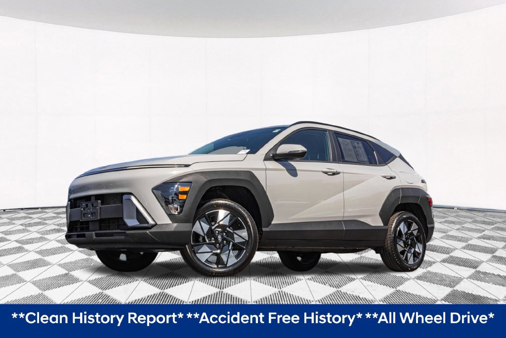 Certified 2025 Hyundai Kona SEL AWD/4WD image 2