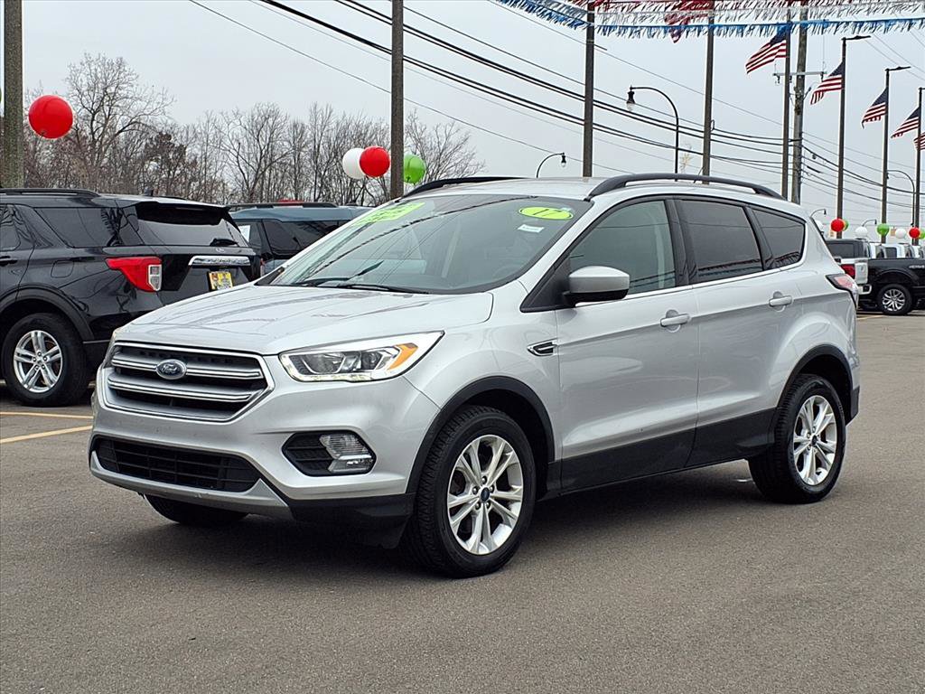 Used 2017 Ford Escape SE w/ Equipment Group 201A image 1