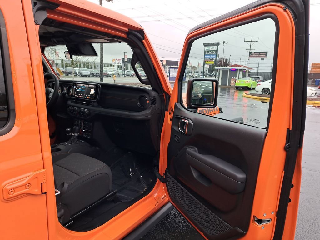 Used 2025 Jeep Gladiator Mojave w/ Convenience Group image 16
