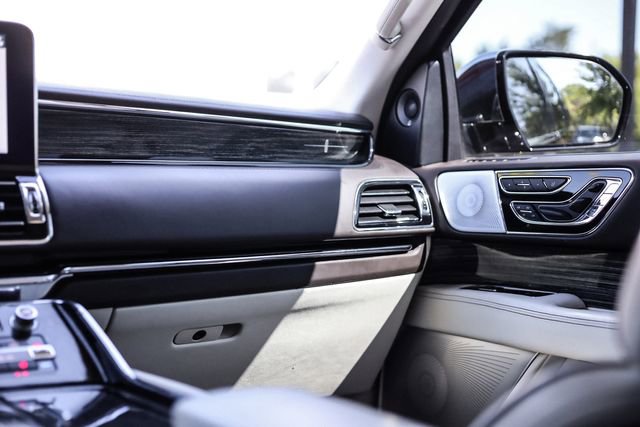 Used 2019 Lincoln Navigator L Black Label w/ Cargo Package AWD/4WD image 23