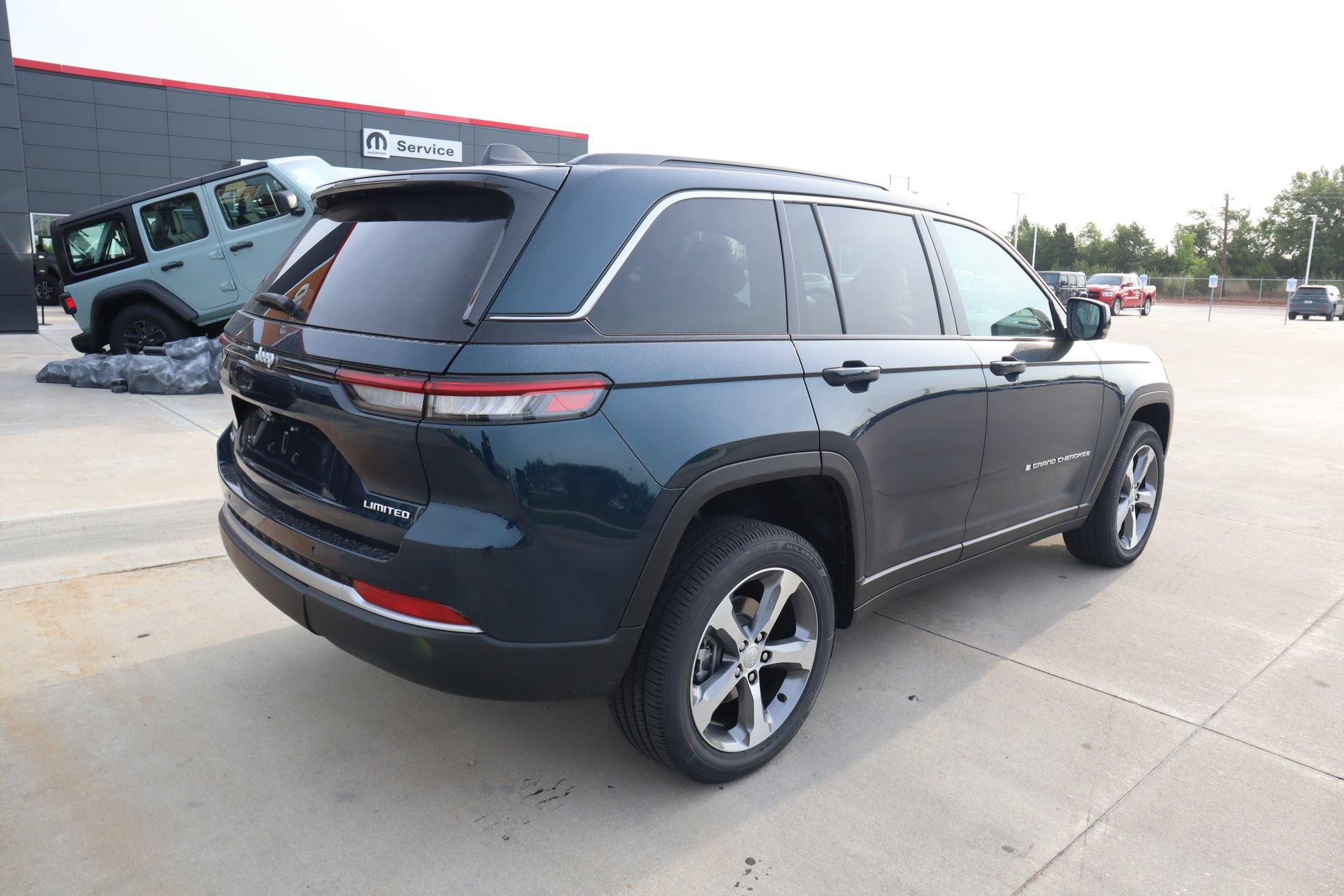 New 2026 Jeep Grand Cherokee Limited AWD/4WD image 24