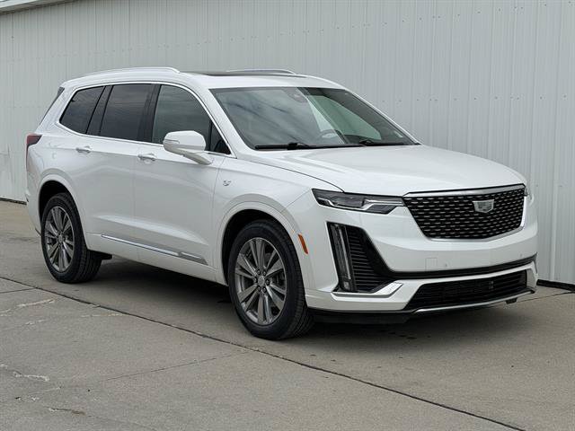 Used 2024 Cadillac XT6 Premium Luxury AWD/4WD image 2