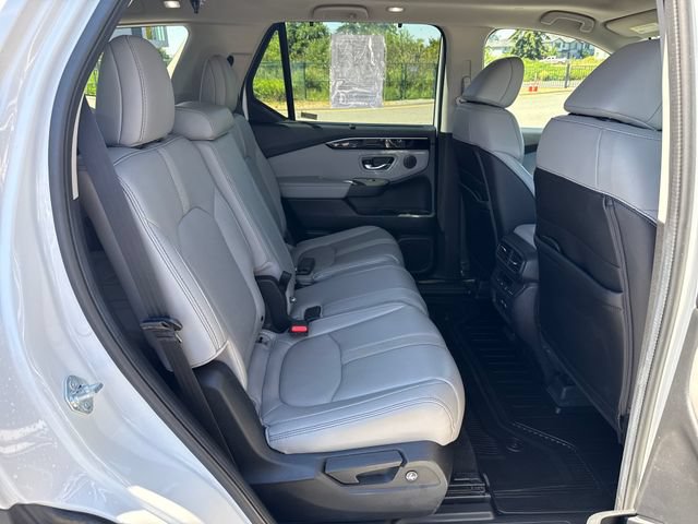 Used 2023 Honda Pilot Touring image 12