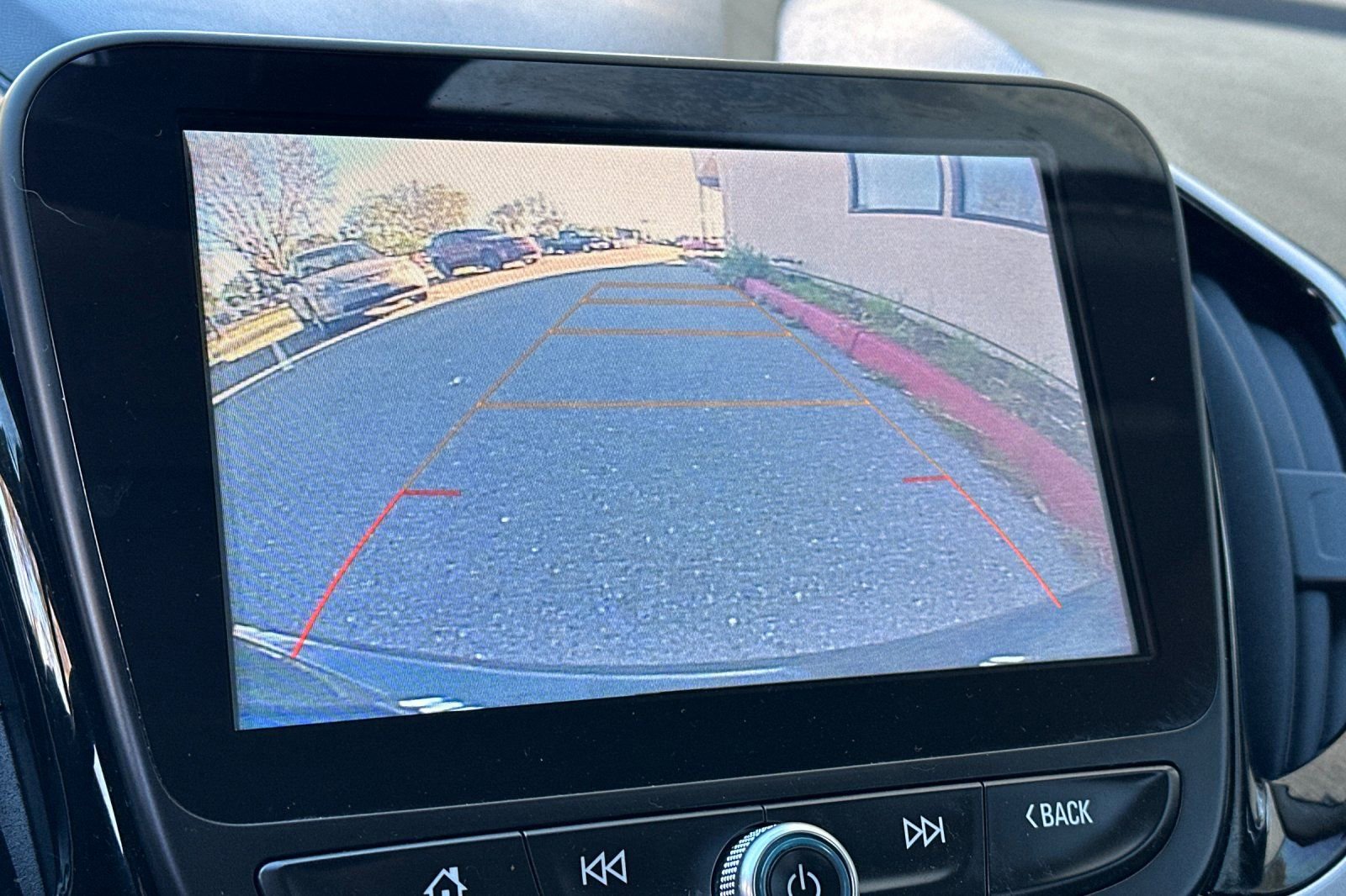 Used 2018 Chevrolet Volt LT w/ Comfort Package image 21