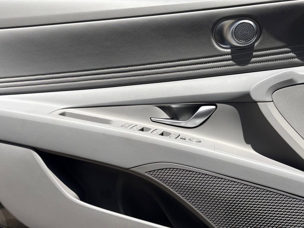 New 2026 Hyundai Elantra Sport image 8