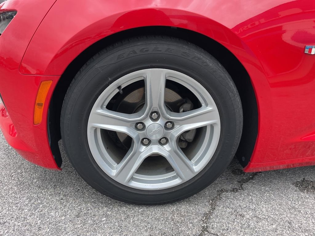 Used 2018 Chevrolet Camaro LT w/ Technology Package RWD image 37