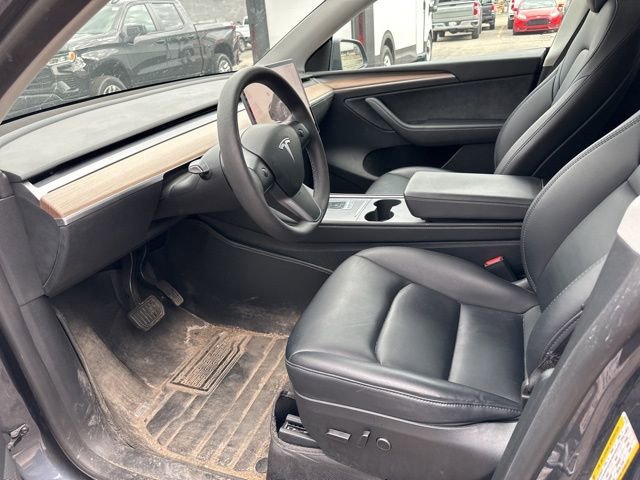 Used 2023 Tesla Model Y Long Range image 10