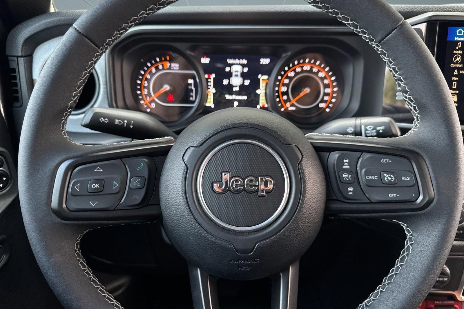 Used 2025 Jeep Gladiator Willys image 15